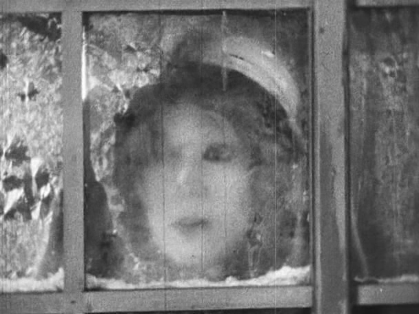 卖火柴的小女孩La petite marchande d’allumettes(1928)插图1%4K电影下载_3D影视资源_杜比视界迅雷下载