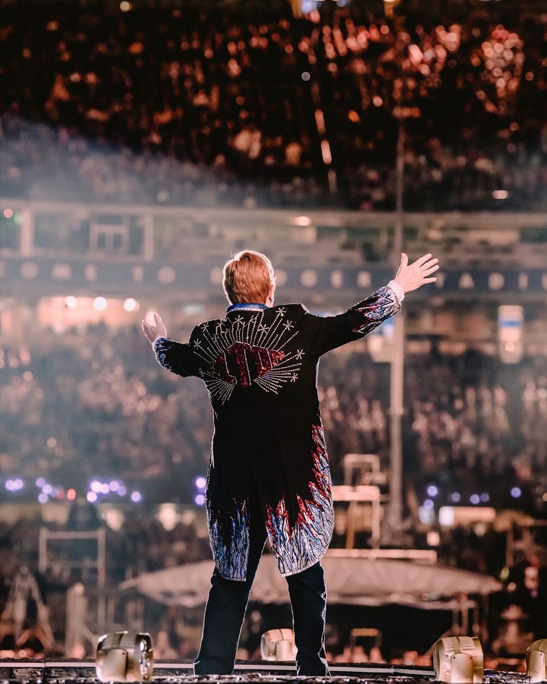 埃尔顿·约翰：道奇体育场告别演出Elton John Live: Farewell from Dodger Stadium(2022)插图2%4K电影下载_3D影视资源_杜比视界迅雷下载